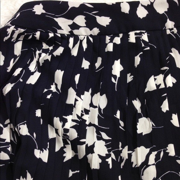 J. Crew Pleated Floral Skirt - Picture 5 of 9
